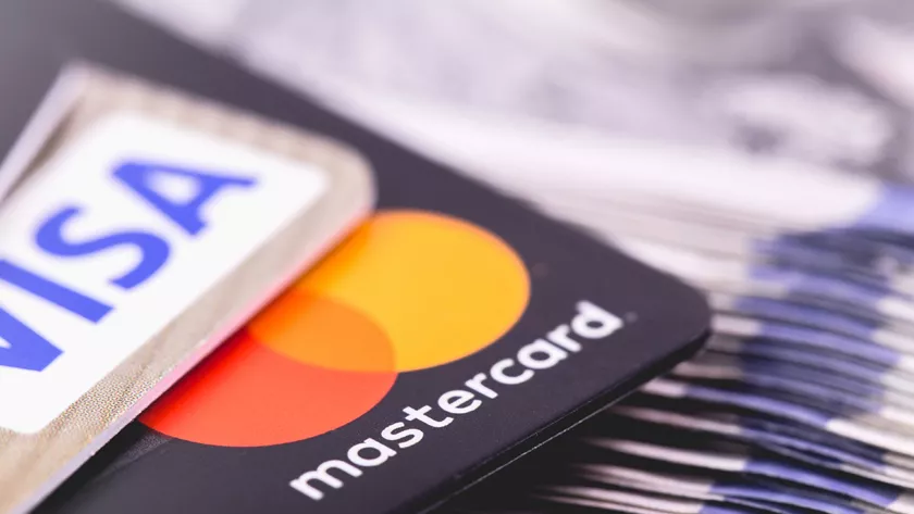 κάρτα visa ή mastercard