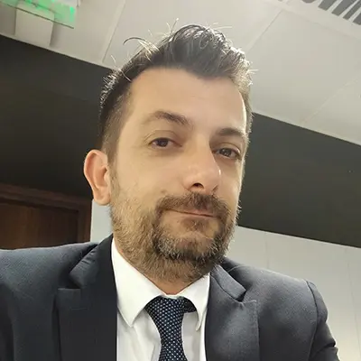 Απόστολος Μπέτσικας, Ασφαλιστής